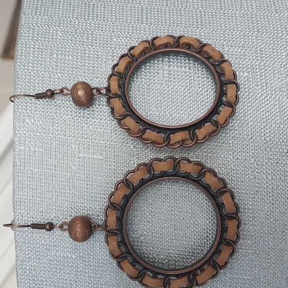 Set of 3 Ethnic Earrings. - Picture 5 of 6